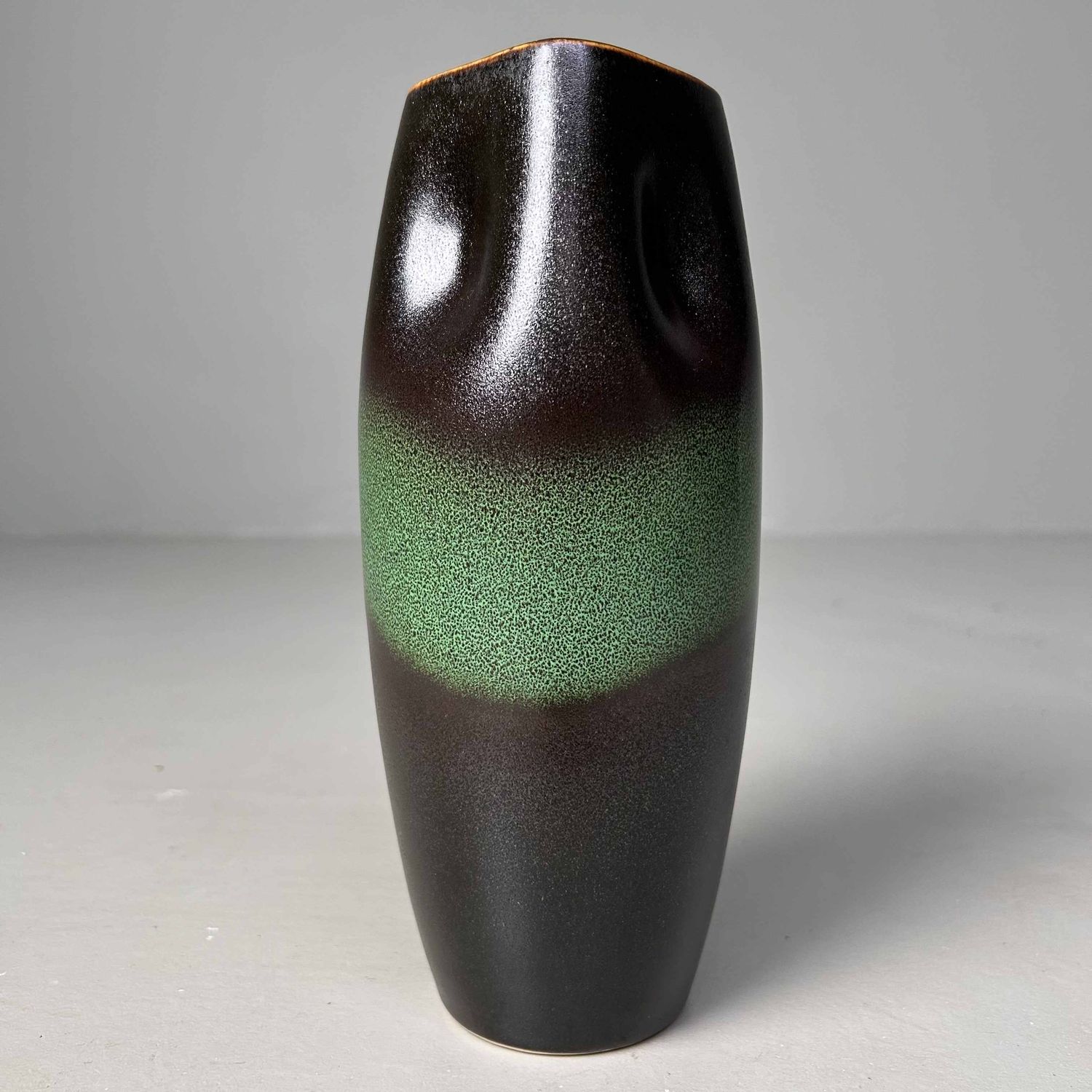 Hisui Kyoyaki, Tachikichi, 'Jade', Ikebana Flower Vase, Japan.