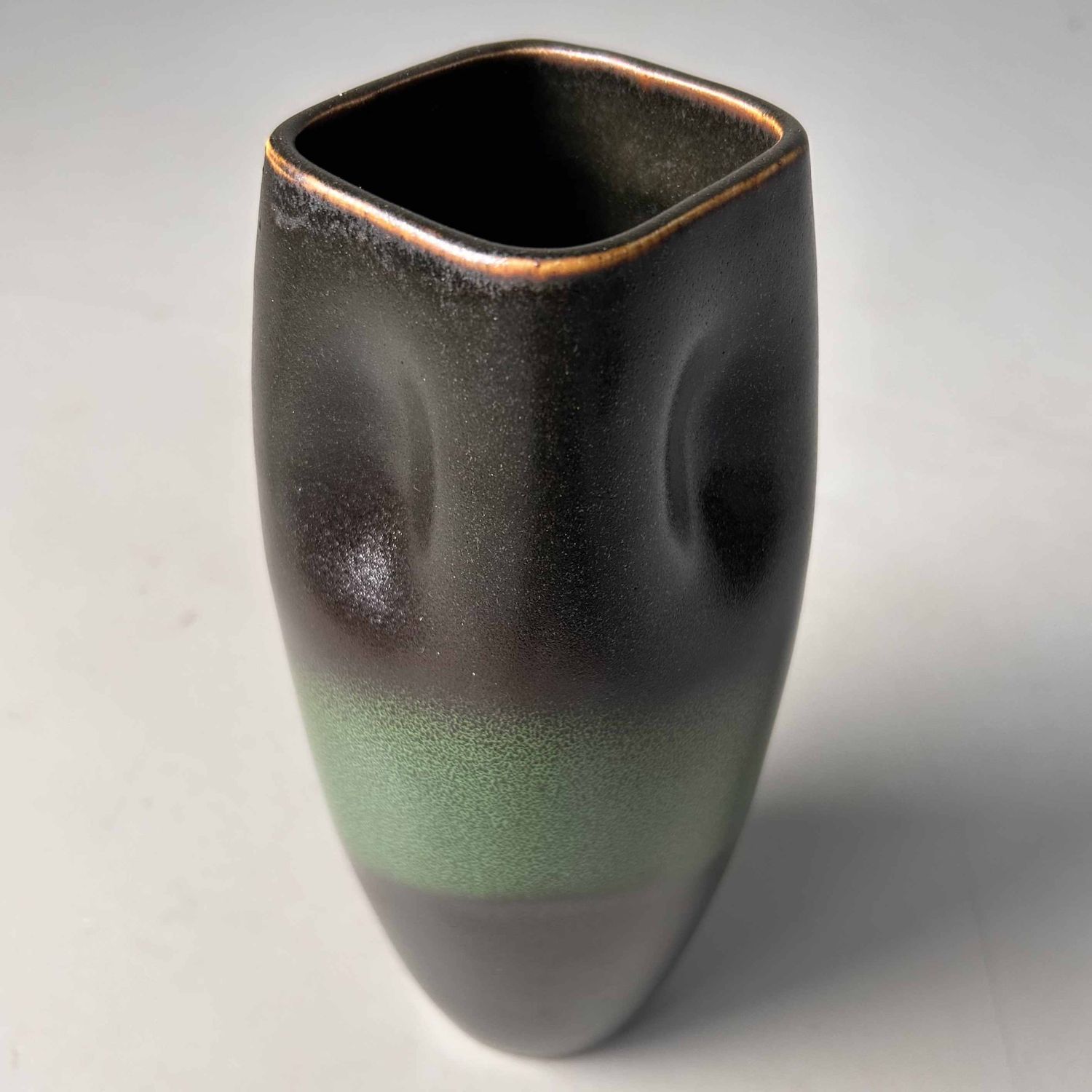 Hisui Kyoyaki, Tachikichi, 'Jade', Ikebana Flower Vase, Japan.