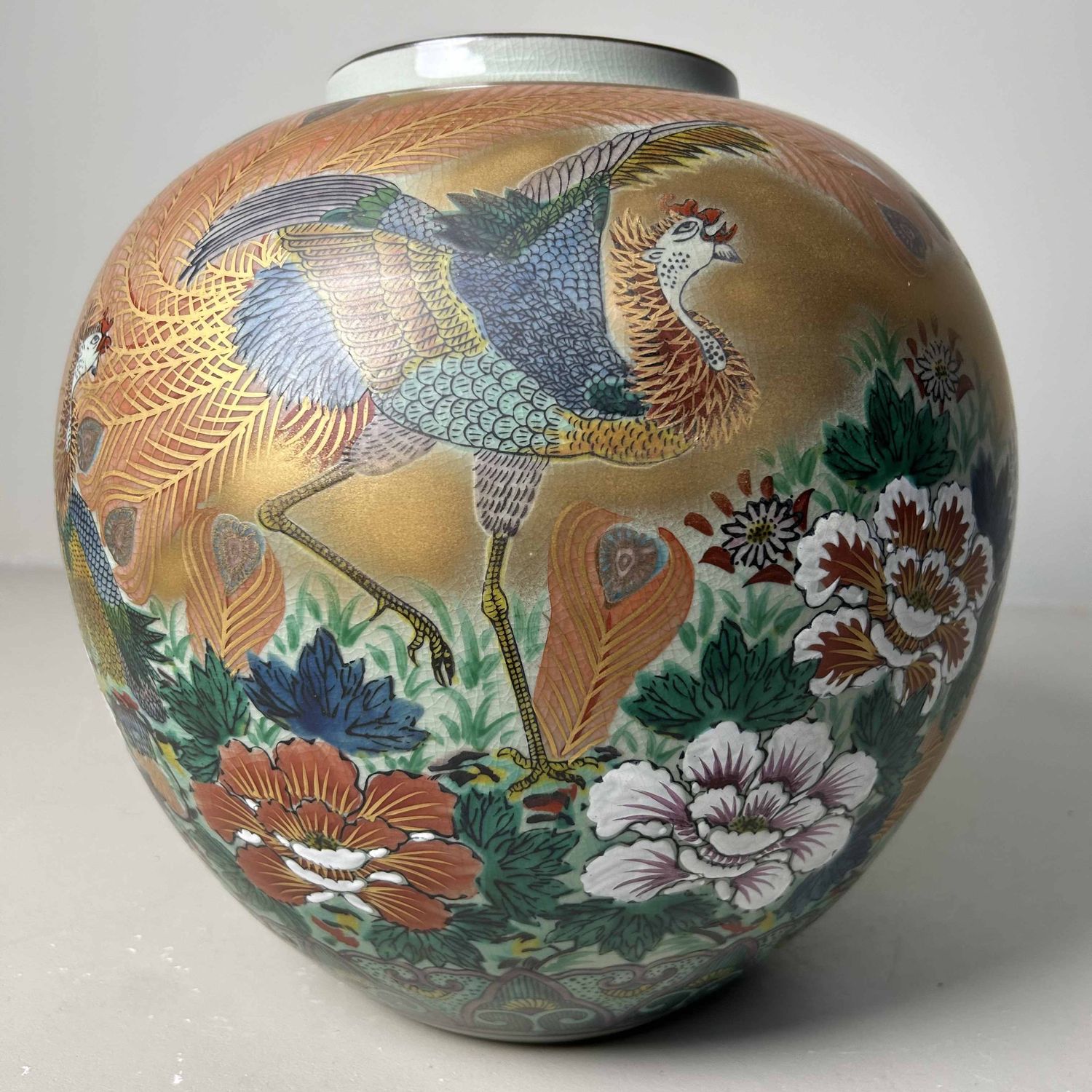 Traditionele Kutani Ware Ikebana Bloemenvaas, Shōwa-periode, Japan. Traditionele Kutani Ware Ikebana Bloemenvaas, Shōwa-periode, Japan.