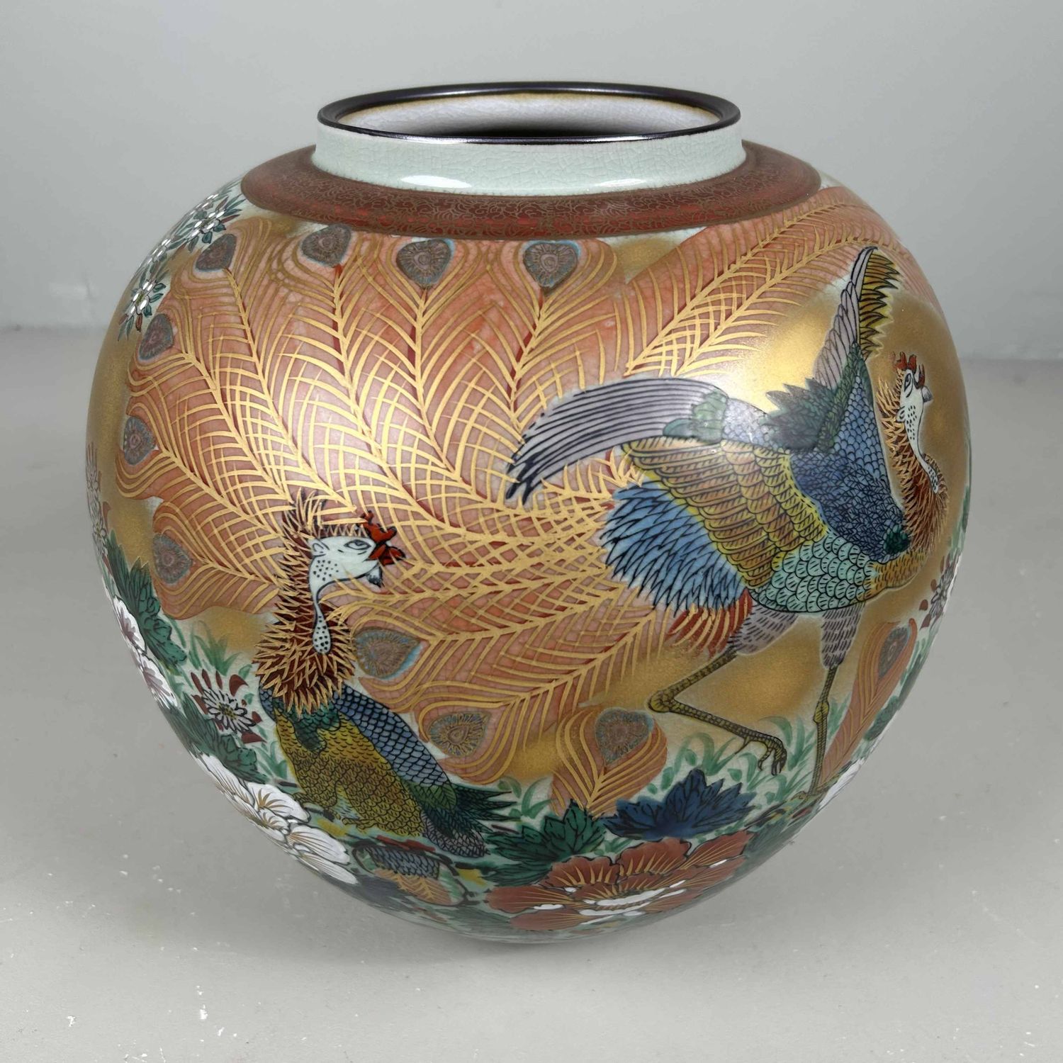 Traditionele Kutani Ware Ikebana Bloemenvaas, Shōwa-periode, Japan. Traditionele Kutani Ware Ikebana Bloemenvaas, Shōwa-periode, Japan.