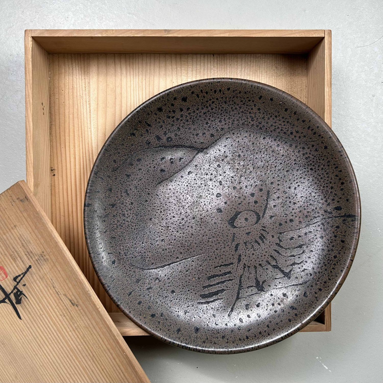 Decoratief Keramieken Bord, Tanba Yaki, Ōgami Shō, Japan.