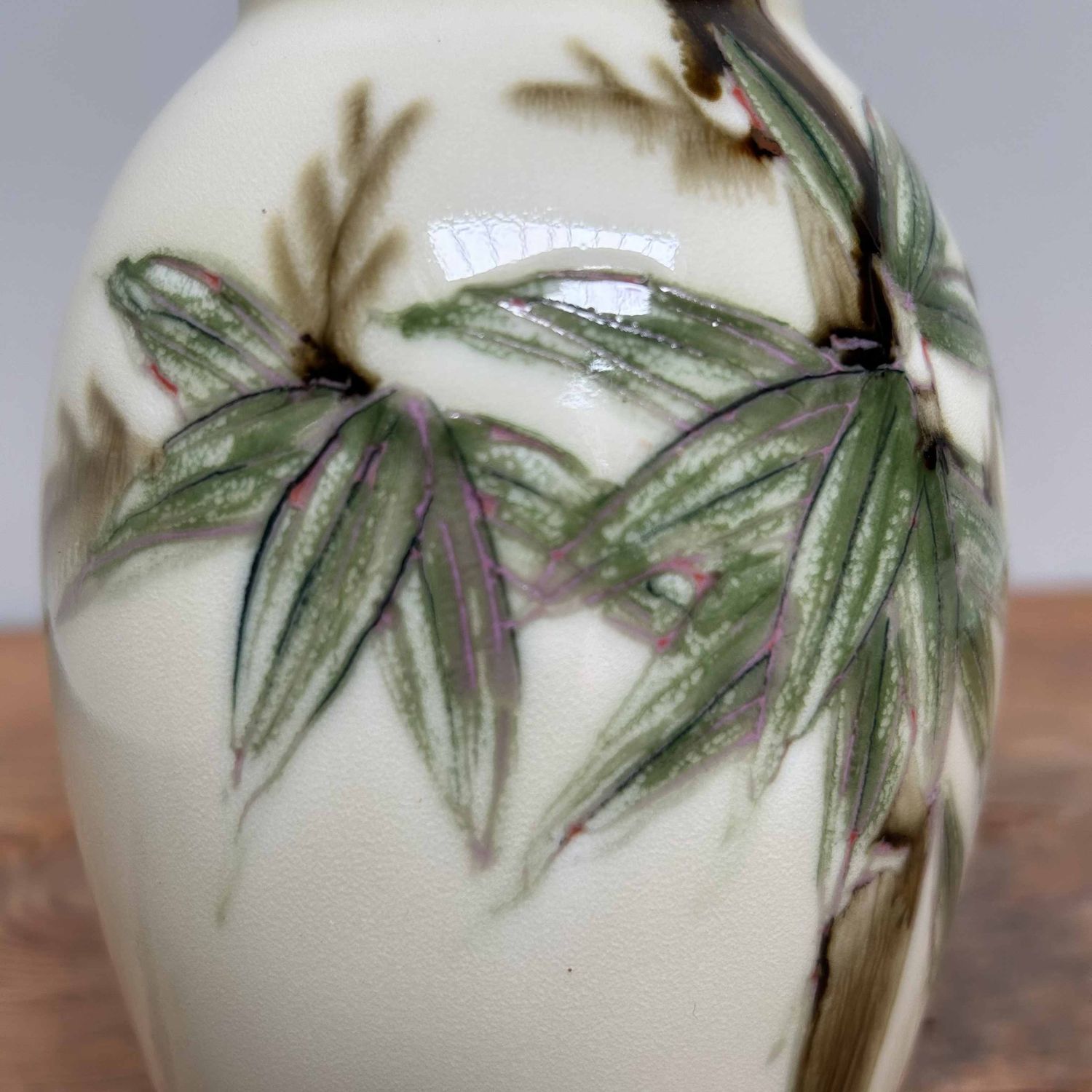 Porcelain Ikebana Flower Vase, Kozan Arita, Shōwa Era, Japan.