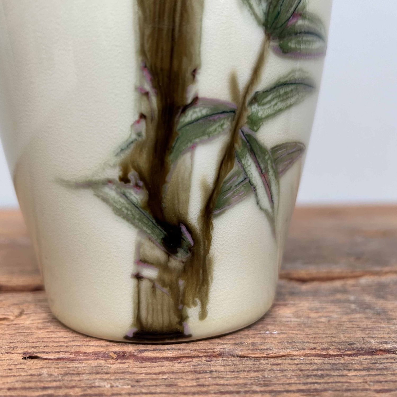 Porcelain Ikebana Flower Vase, Kozan Arita, Shōwa Era, Japan.