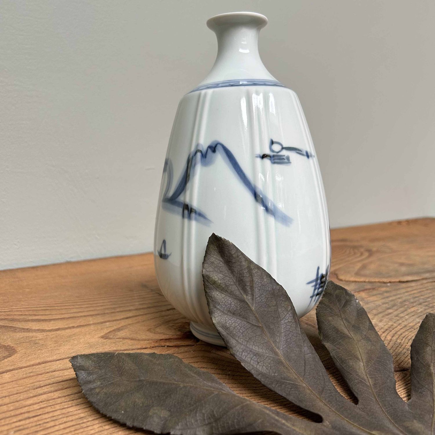 Imari Ikebana Flower Vase, Shin Kiln, 1940s, Japan.