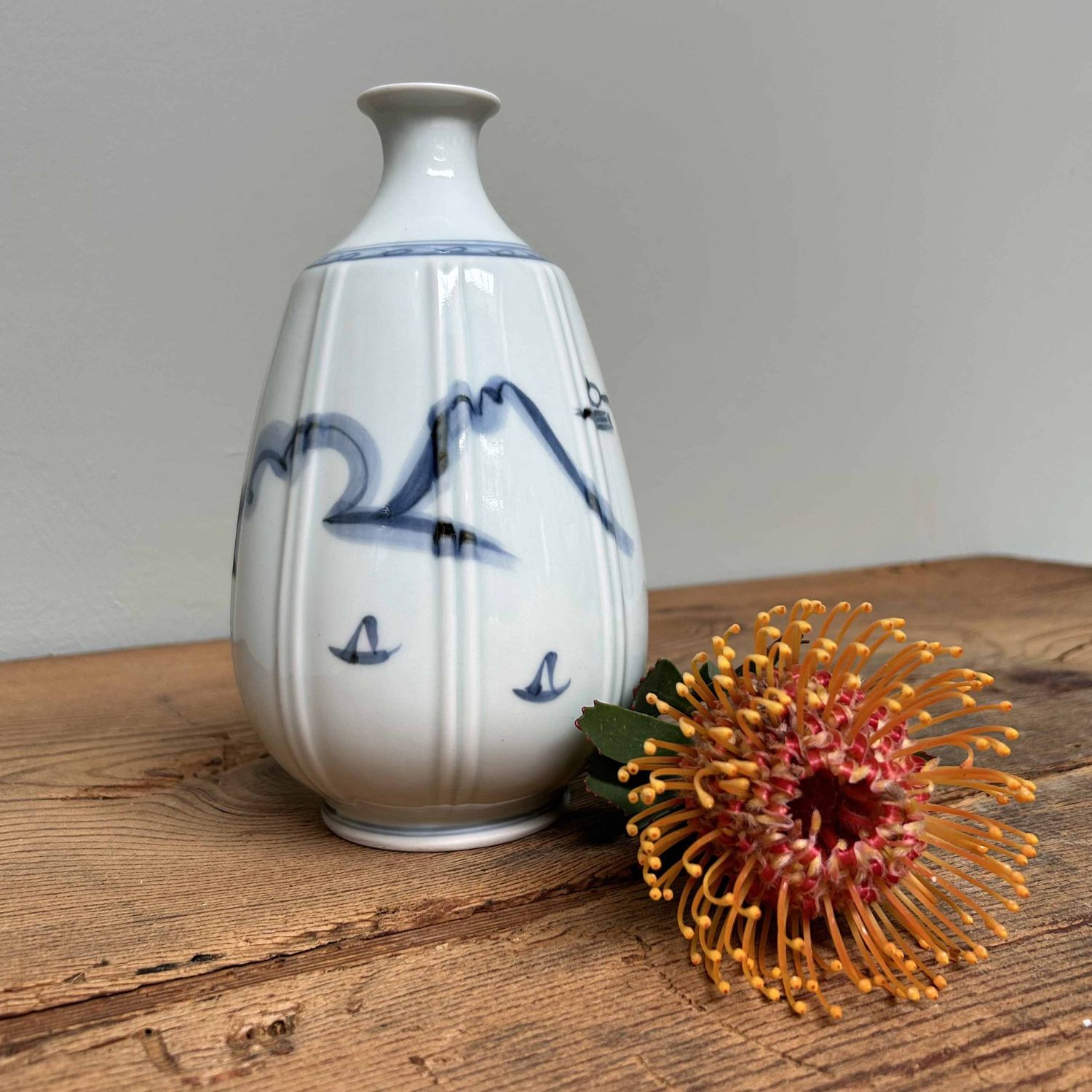 Imari Ikebana Flower Vase, Shin Kiln, 1940s, Japan.
