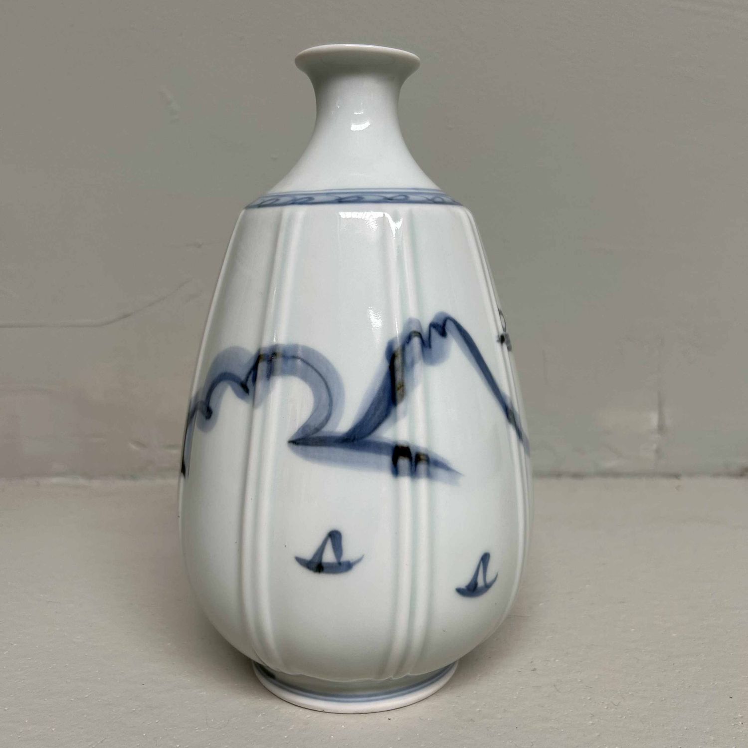 Imari Ikebana Flower Vase, Shin Kiln, 1940s, Japan.