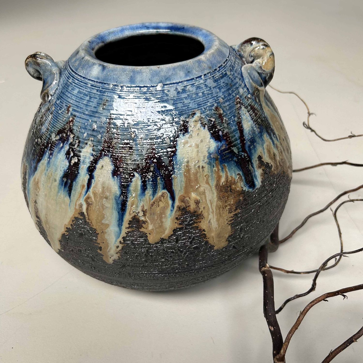 Shigaraki-Yaki Ikebana Bloemenvaas,  Shōwa-periode, Japan.