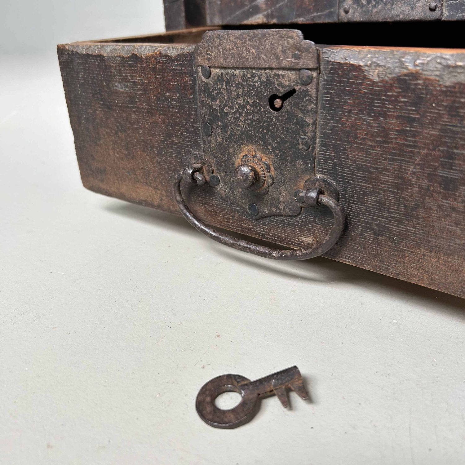 Antieke Houten Zenibako Tempel Offerblok, Meiji-periode, Japan.