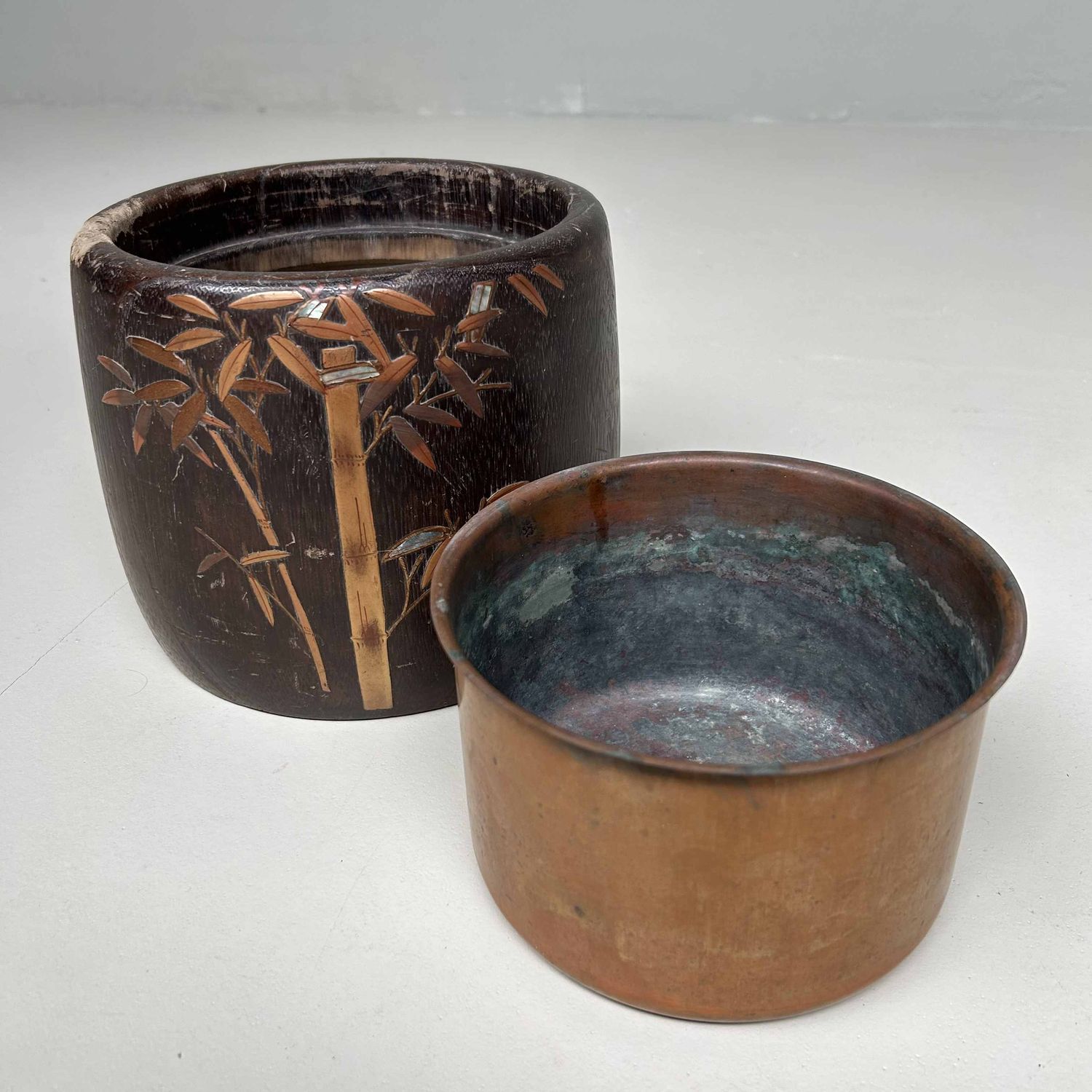 Antique Kiri Maki-e Hibachi 'Bamboo', Meiji era, Japan.