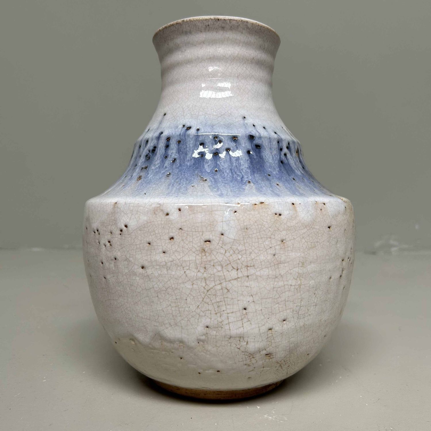 Hagi Yaki Ikebana Flower Vase, Nagasawa Seizan Kiln, Japan.