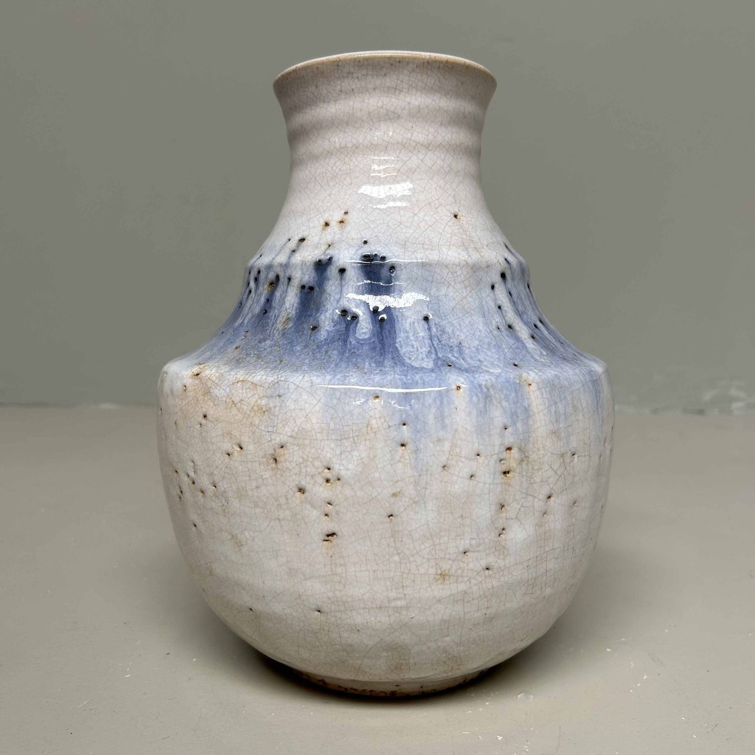 Hagi Yaki Ikebana Flower Vase, Nagasawa Seizan Kiln, Japan.