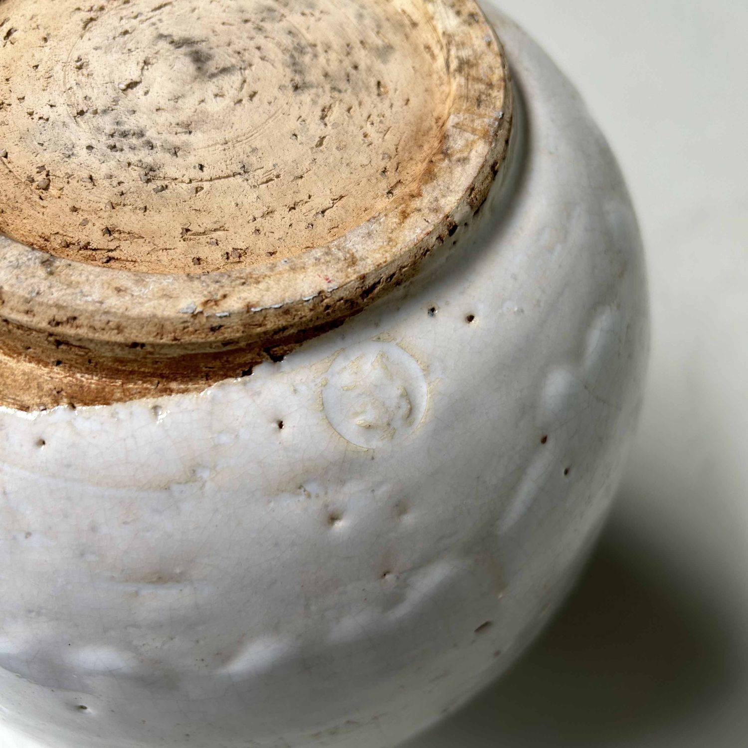 Hagi Yaki Ikebana Flower Vase, Nagasawa Seizan Kiln, Japan.