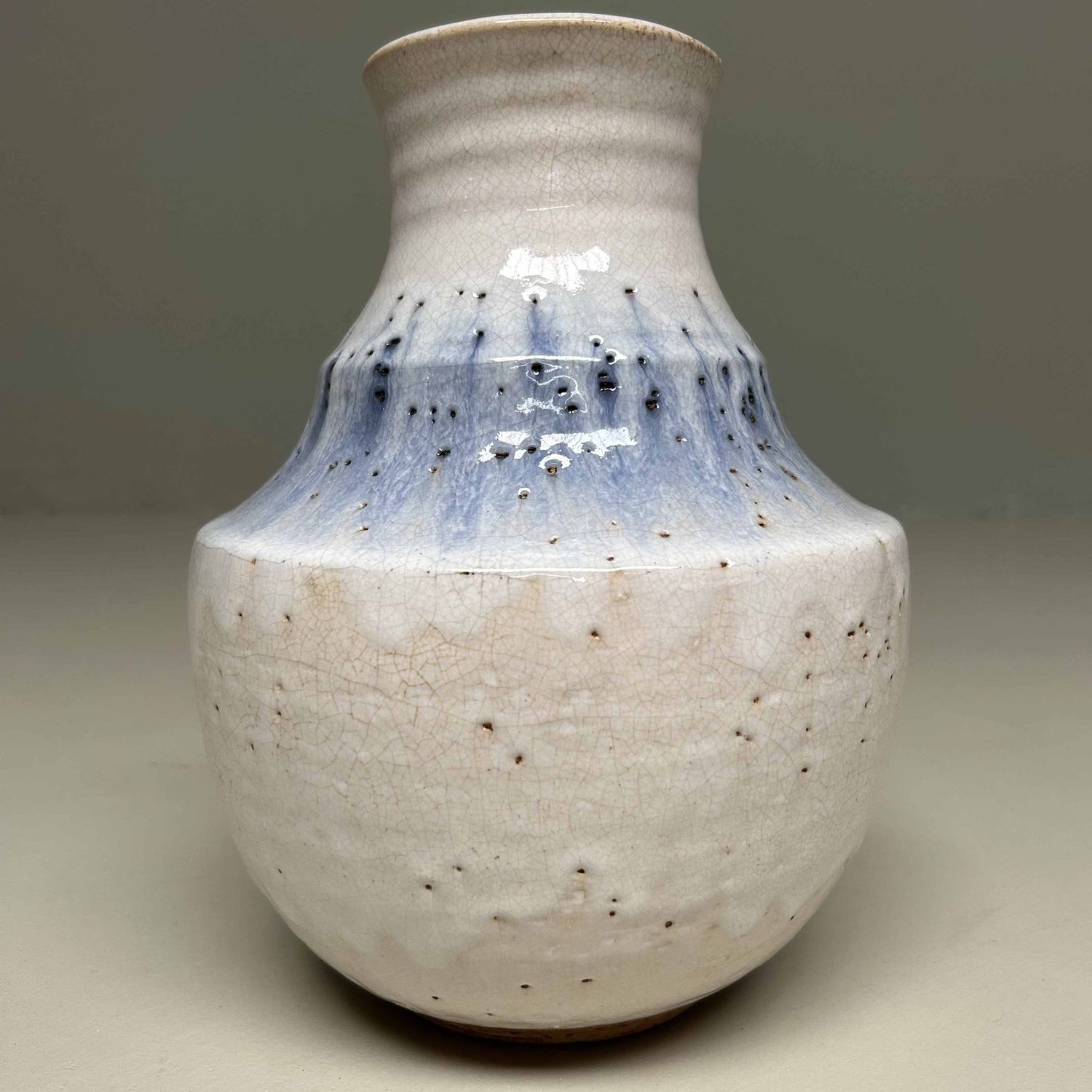 Hagi Yaki Ikebana Flower Vase, Nagasawa Seizan Kiln, Japan.
