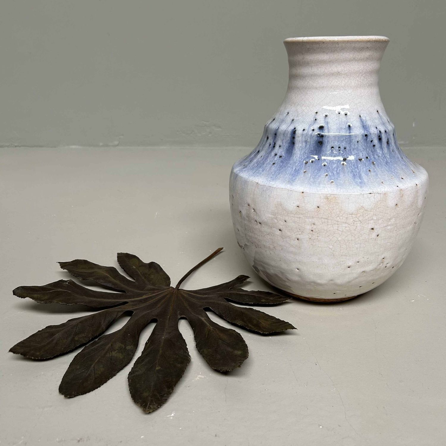 Hagi Yaki Ikebana Flower Vase, Nagasawa Seizan Kiln, Japan.