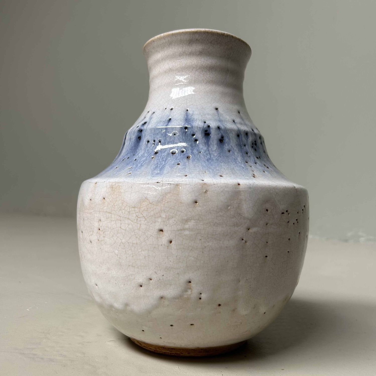 Hagi Yaki Ikebana Flower Vase, Nagasawa Seizan Kiln, Japan.