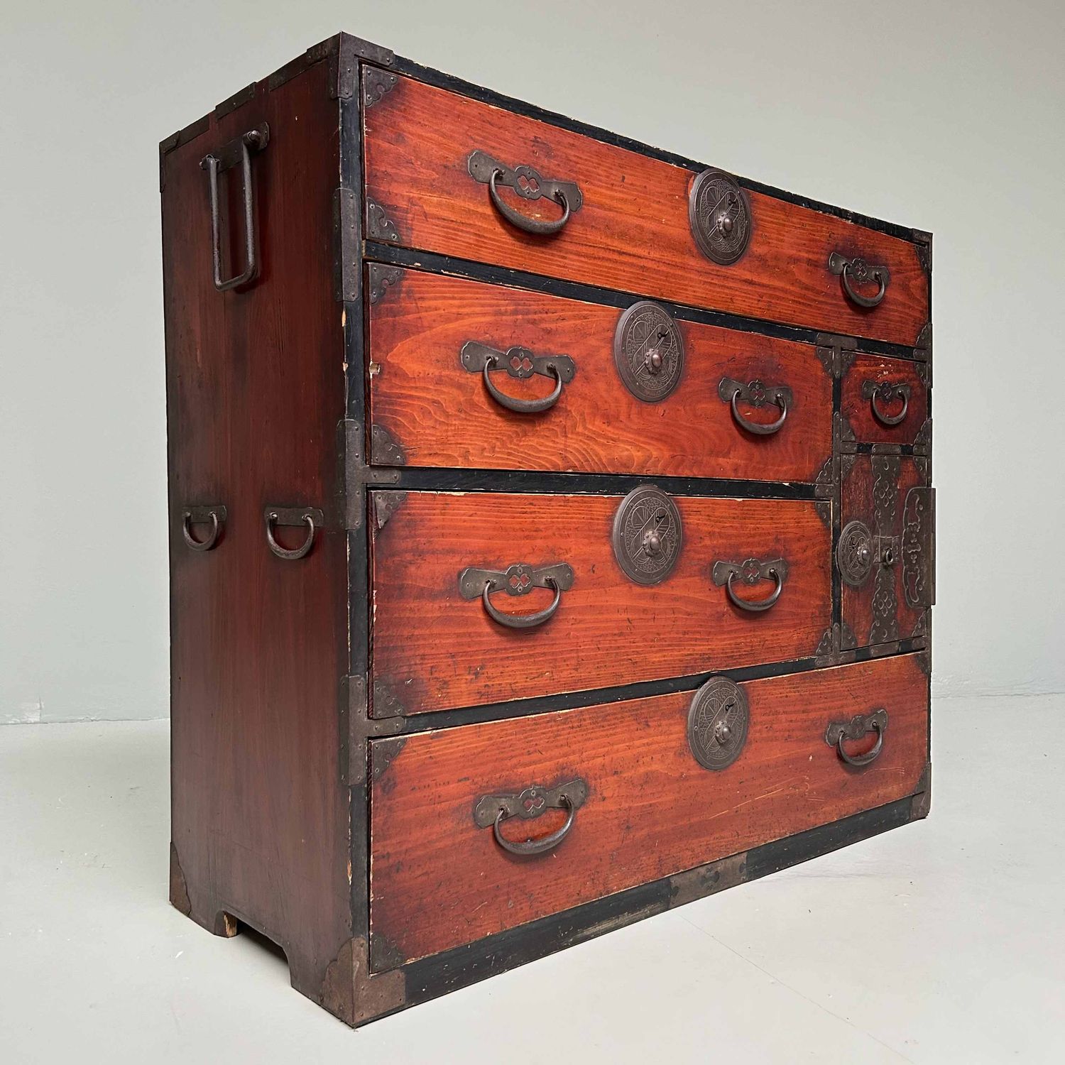 Japanese Traditional Tansu Chest of Drawers, Meiji Era.