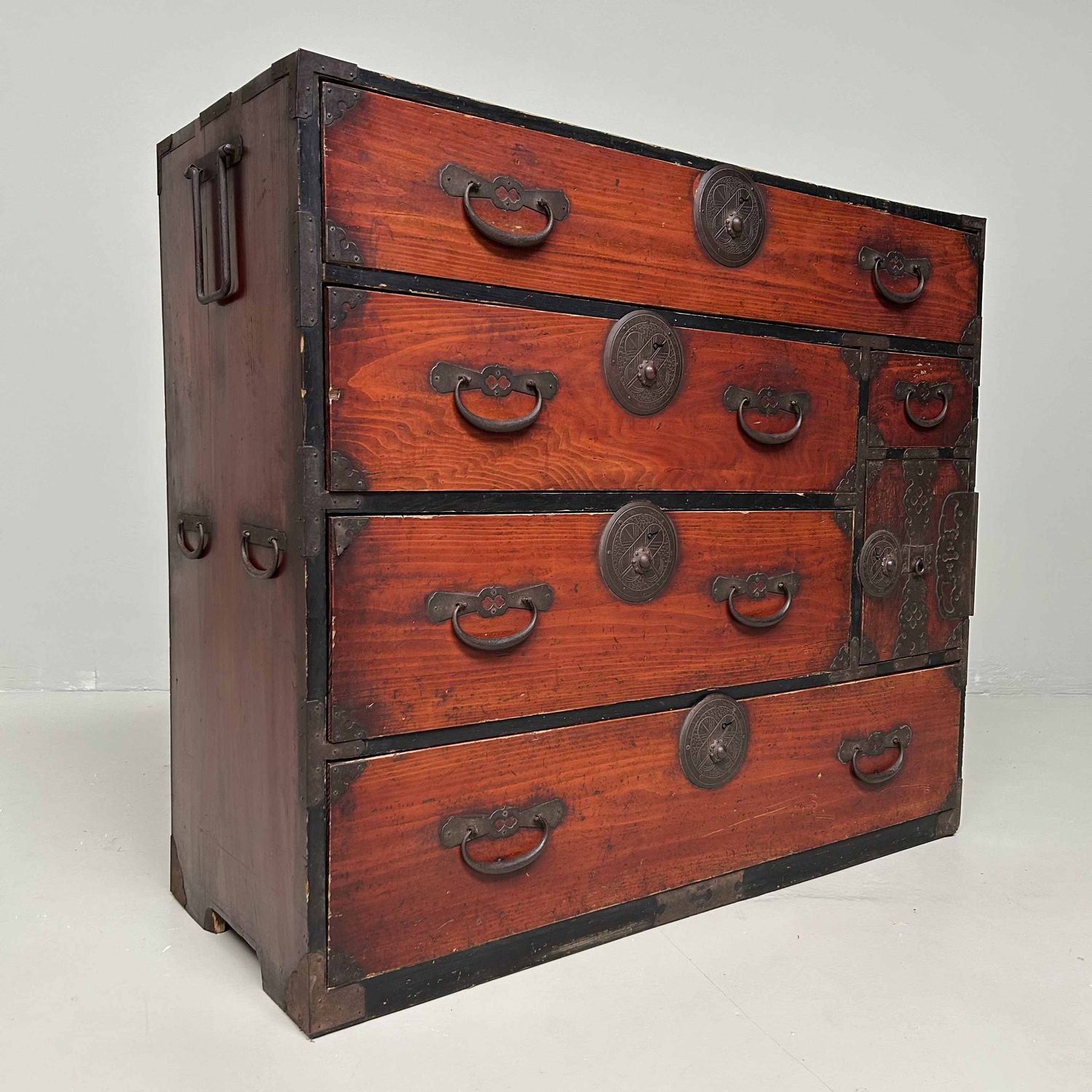 Japanese Traditional Tansu Chest of Drawers, Meiji Era.