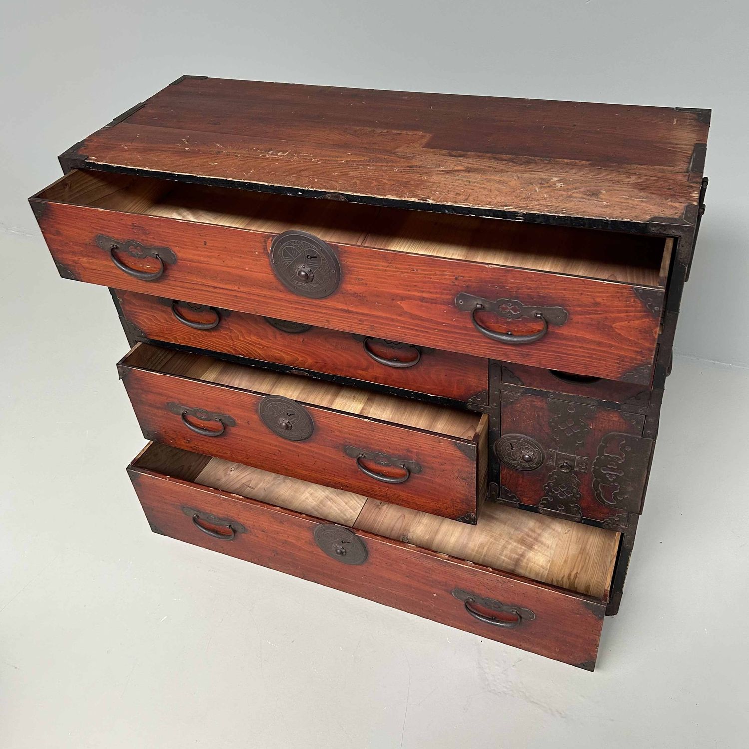 Japanese Traditional Tansu Chest of Drawers, Meiji Era.