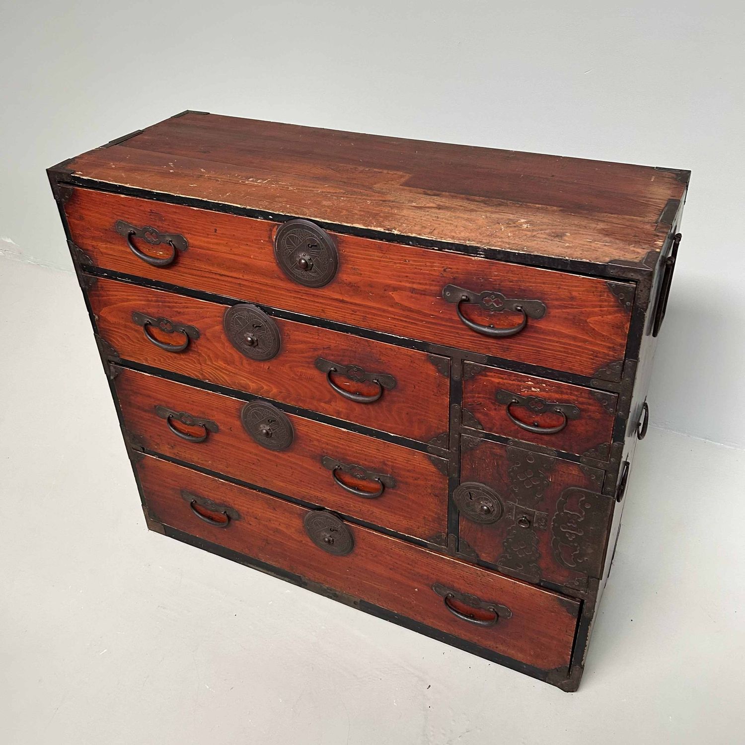 Japanese Traditional Tansu Chest of Drawers, Meiji Era.