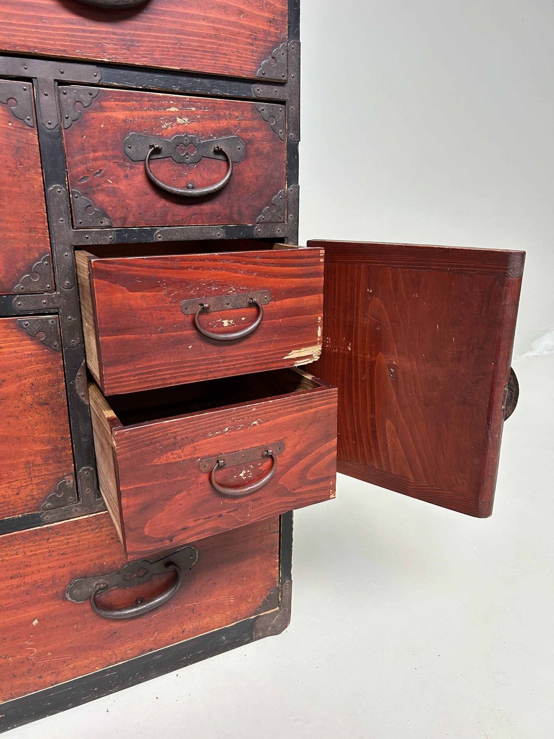 Japanese Traditional Tansu Chest of Drawers, Meiji Era.