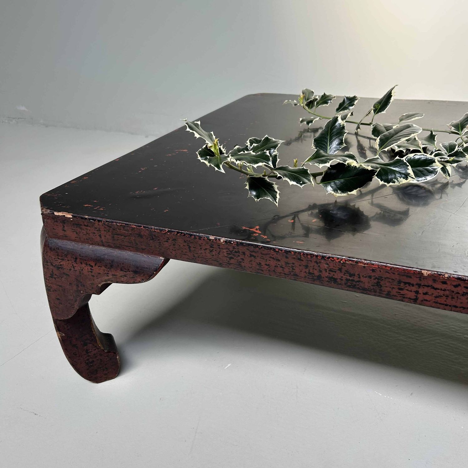 Elegante Japanse Gelakte Lage Tafel - Chabudai 茶袱台, Meiji-periode.