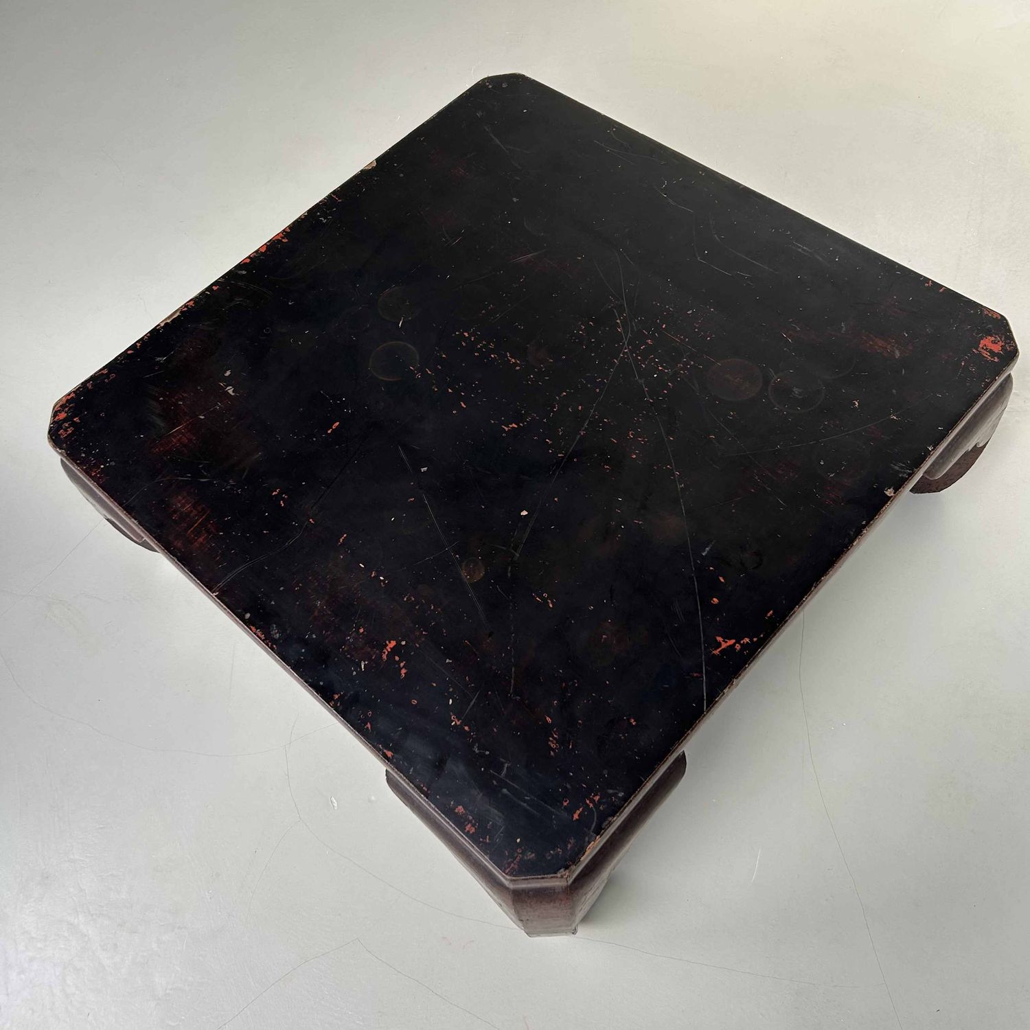 Elegante Japanse Gelakte Lage Tafel - Chabudai 茶袱台, Meiji-periode.