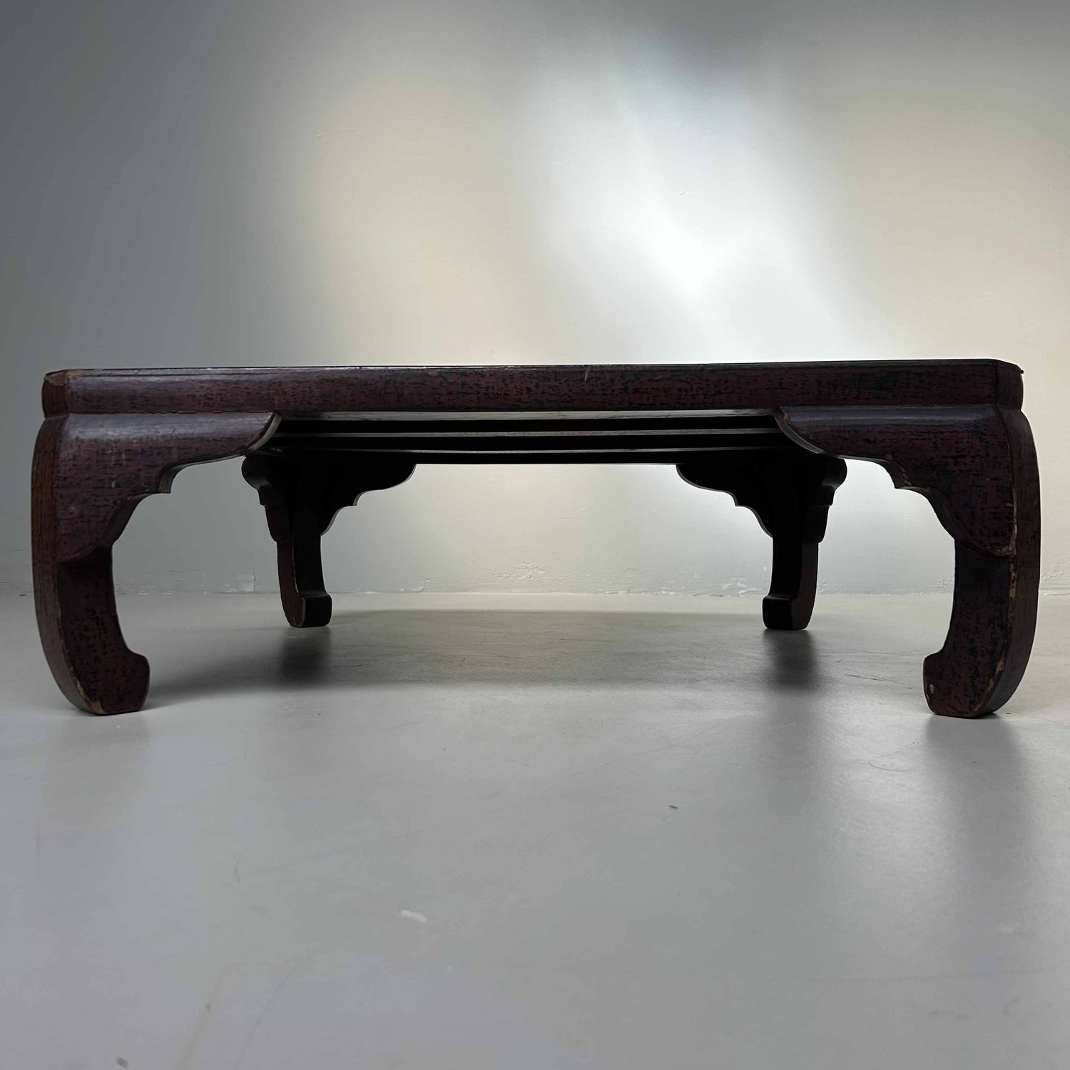 Elegant Japanese Lacquered Low Table - Chabudai 茶袱台, Meiji Period.