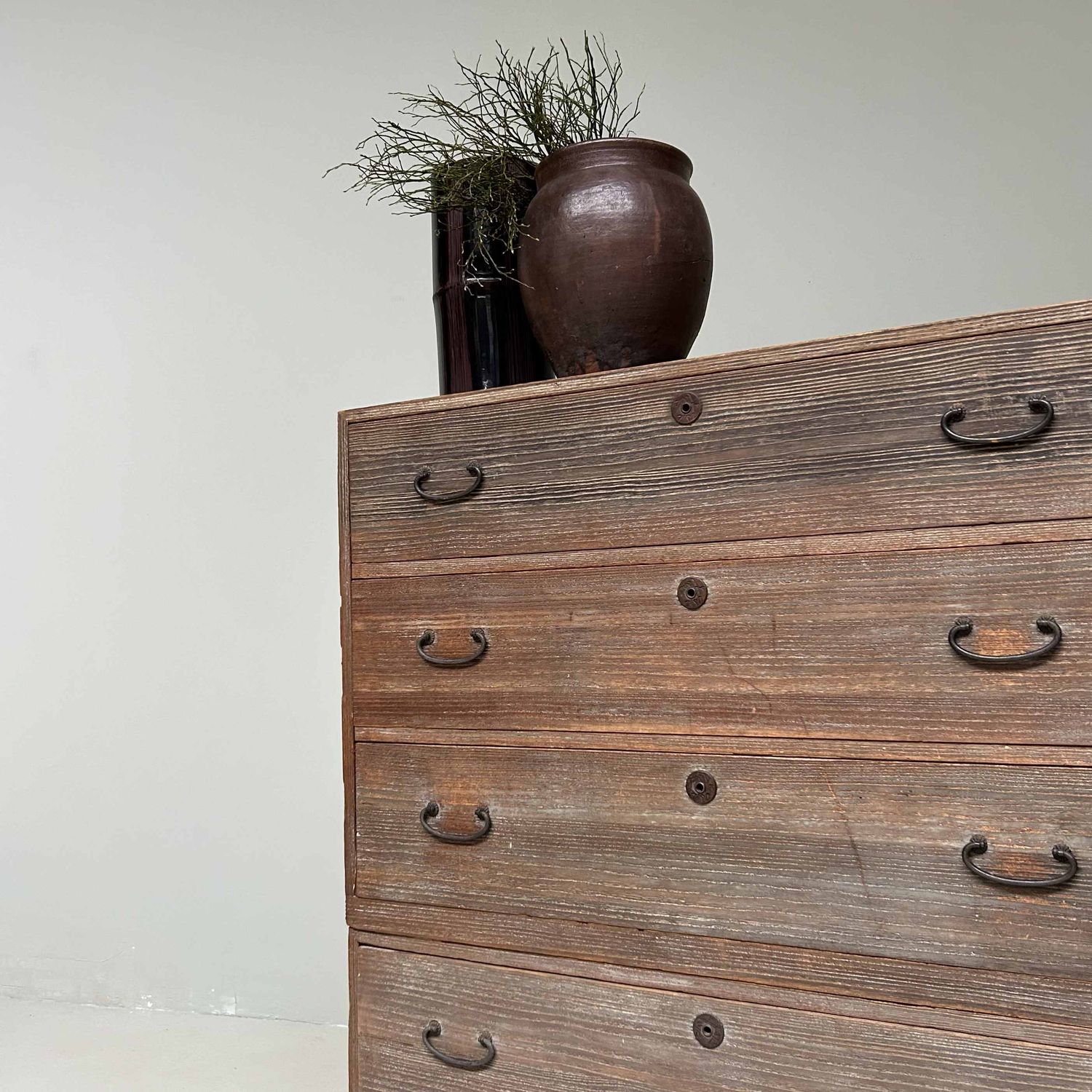 Japanse Kimono Paulownia Tansu Ladekast, Shōwa Periode.