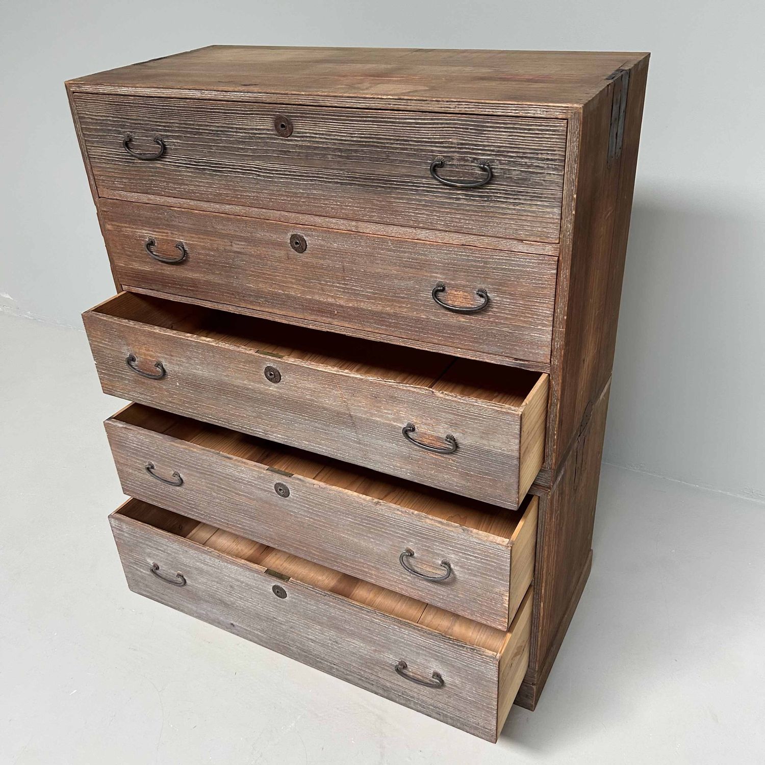 Japanse Kimono Paulownia Tansu Ladekast, Shōwa Periode.