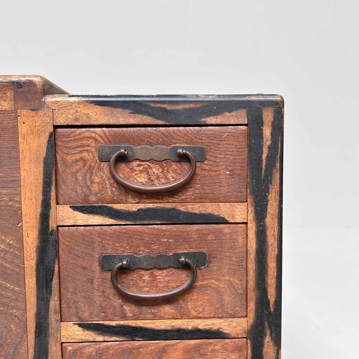 Traditionele Nagahibachi 長火鉢, Meiji-periode, Japan.