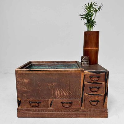 Traditionele Nagahibachi 長火鉢, Meiji-periode, Japan.