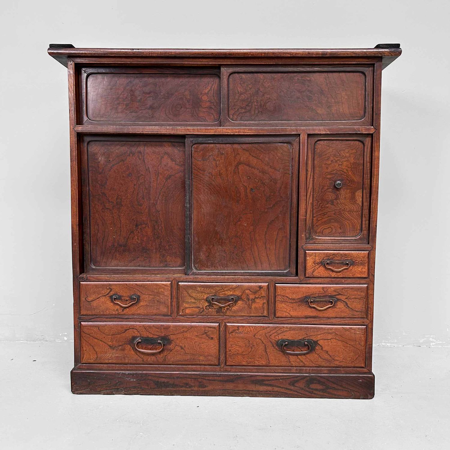 Japanese Traditional Tea Cabinet Cha Tansu 茶箪笥, Meiji Period.
