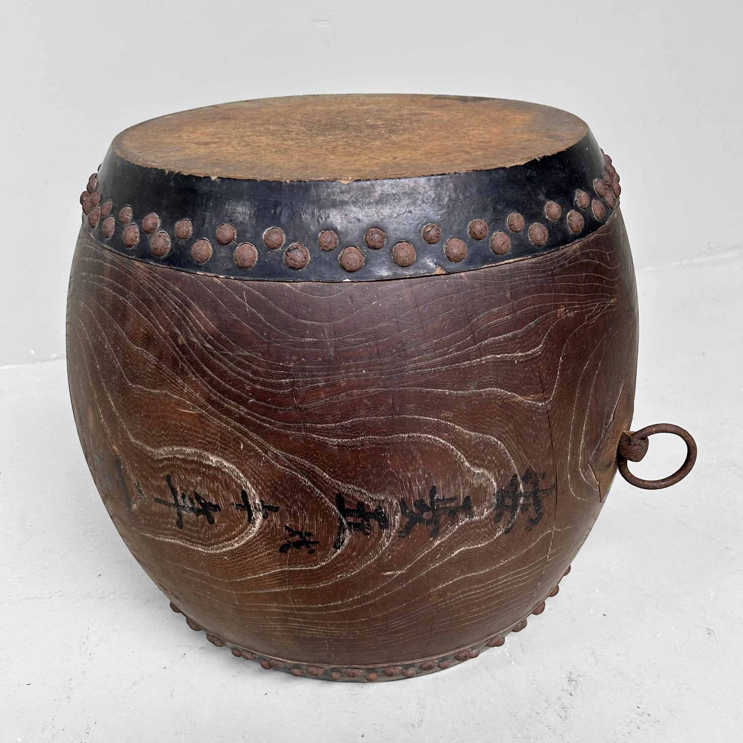 Antieke Japanse Taiko Drum, Meiji-periode. Antieke Japanse Taiko Drum, Meiji-periode.