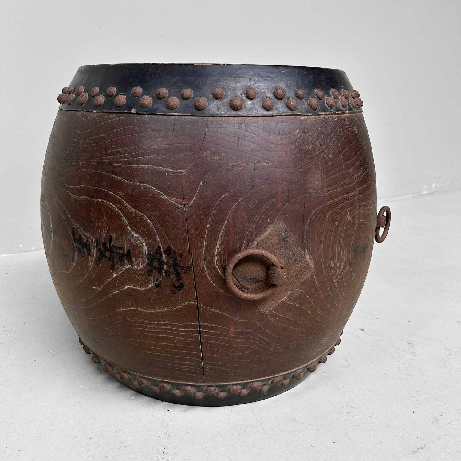 Antieke Japanse Taiko Drum, Meiji-periode. Antieke Japanse Taiko Drum, Meiji-periode.