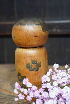 Vintage Sosaku Kokeshi door Sanpei Yamanaka, Japan.
