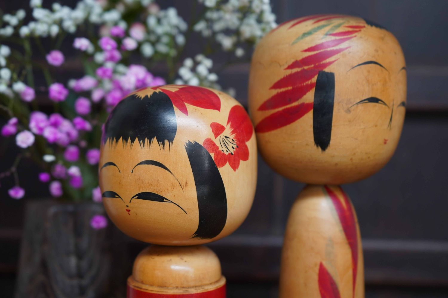 Set van 2 Vintage Traditionele Kokeshi, Japan.