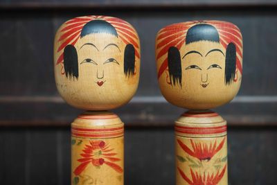 Zeldzame Set Vintage Traditionele 'Hijiori' Kokeshi door Okuyama Kuraji, Japan.