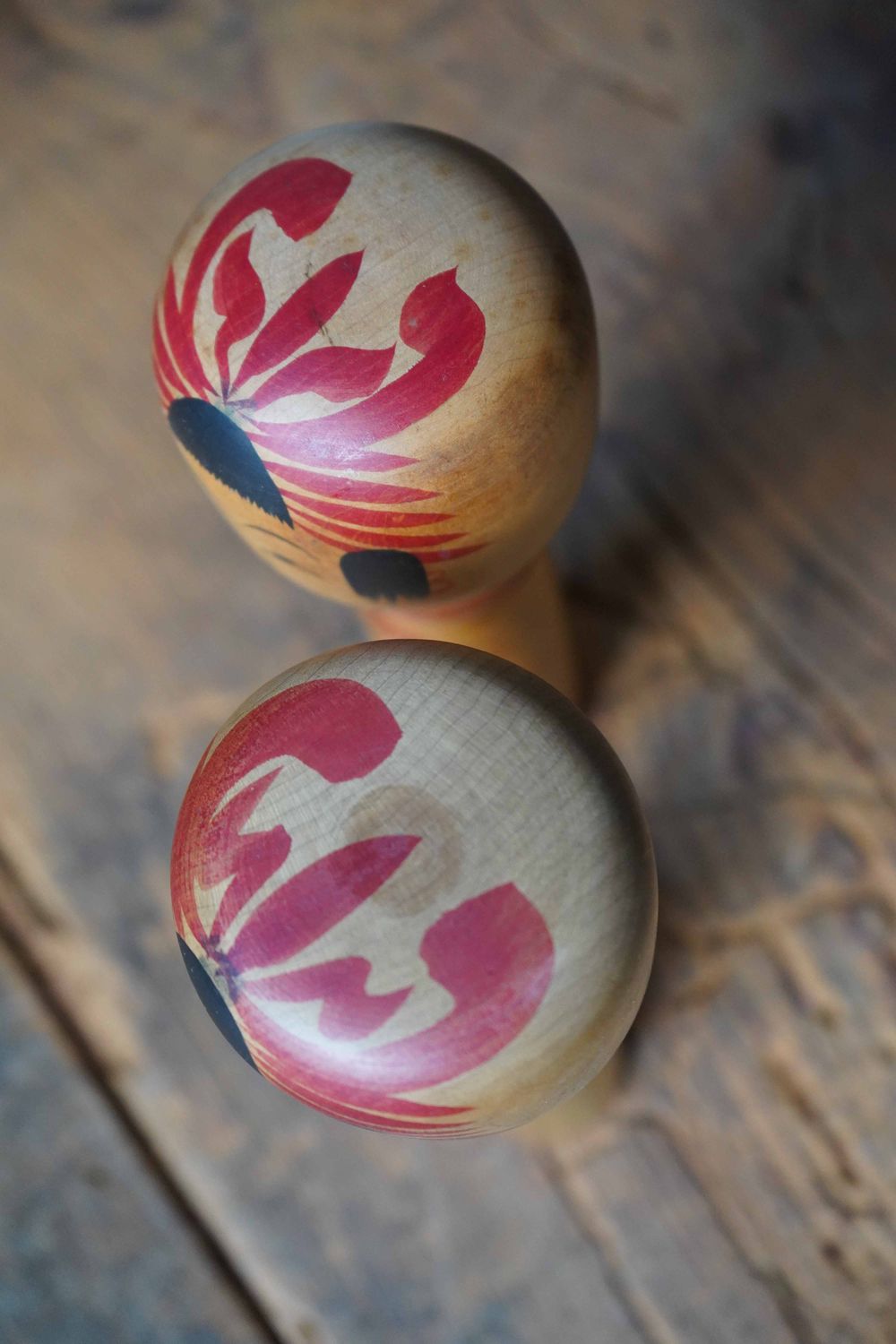 Zeldzame Set Vintage Traditionele 'Hijiori' Kokeshi door Okuyama Kuraji, Japan.