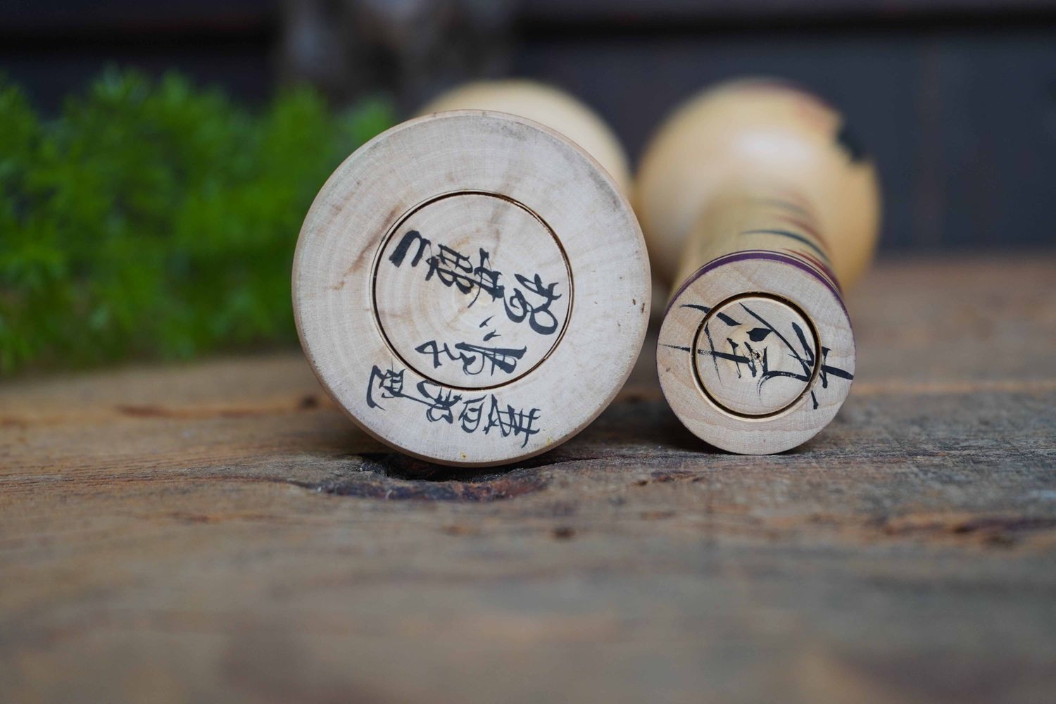 Set van 2 Vintage Traditionele Kokeshi, Japan.