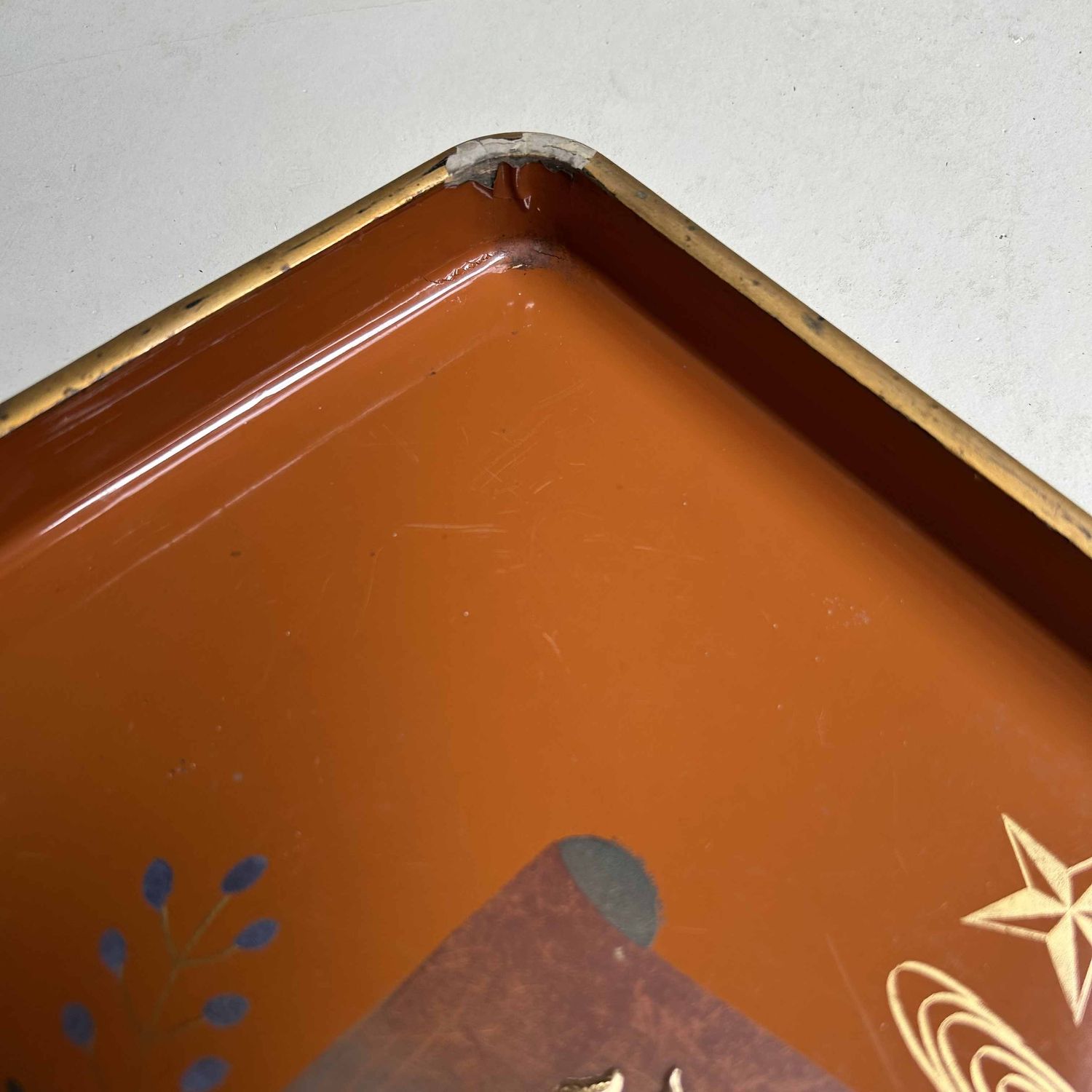 Set van twee houten lakwerk dienbladen, Urushi-e, Meiji-periode, Japan.