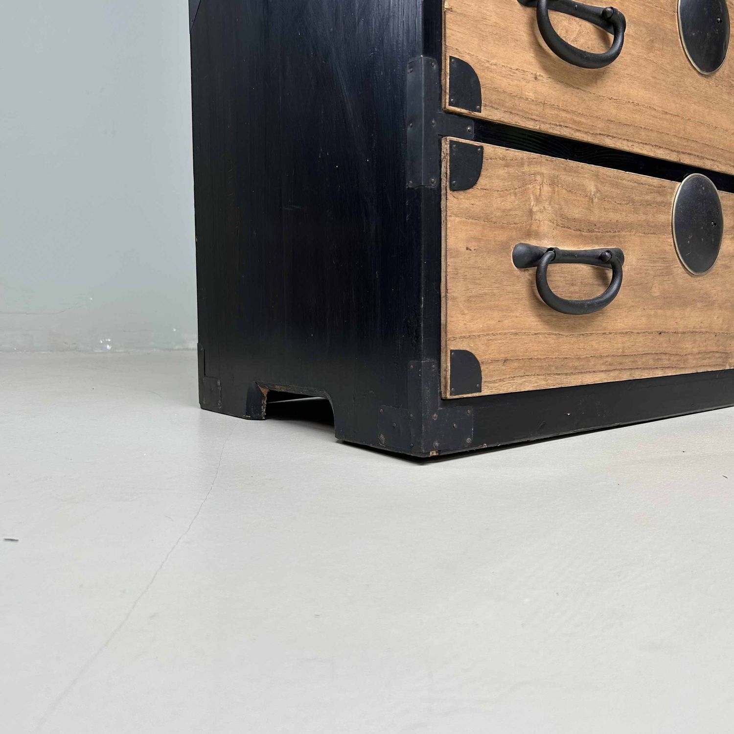 Traditional Japanese Kimono Chest of Drawers, Taishō Period.