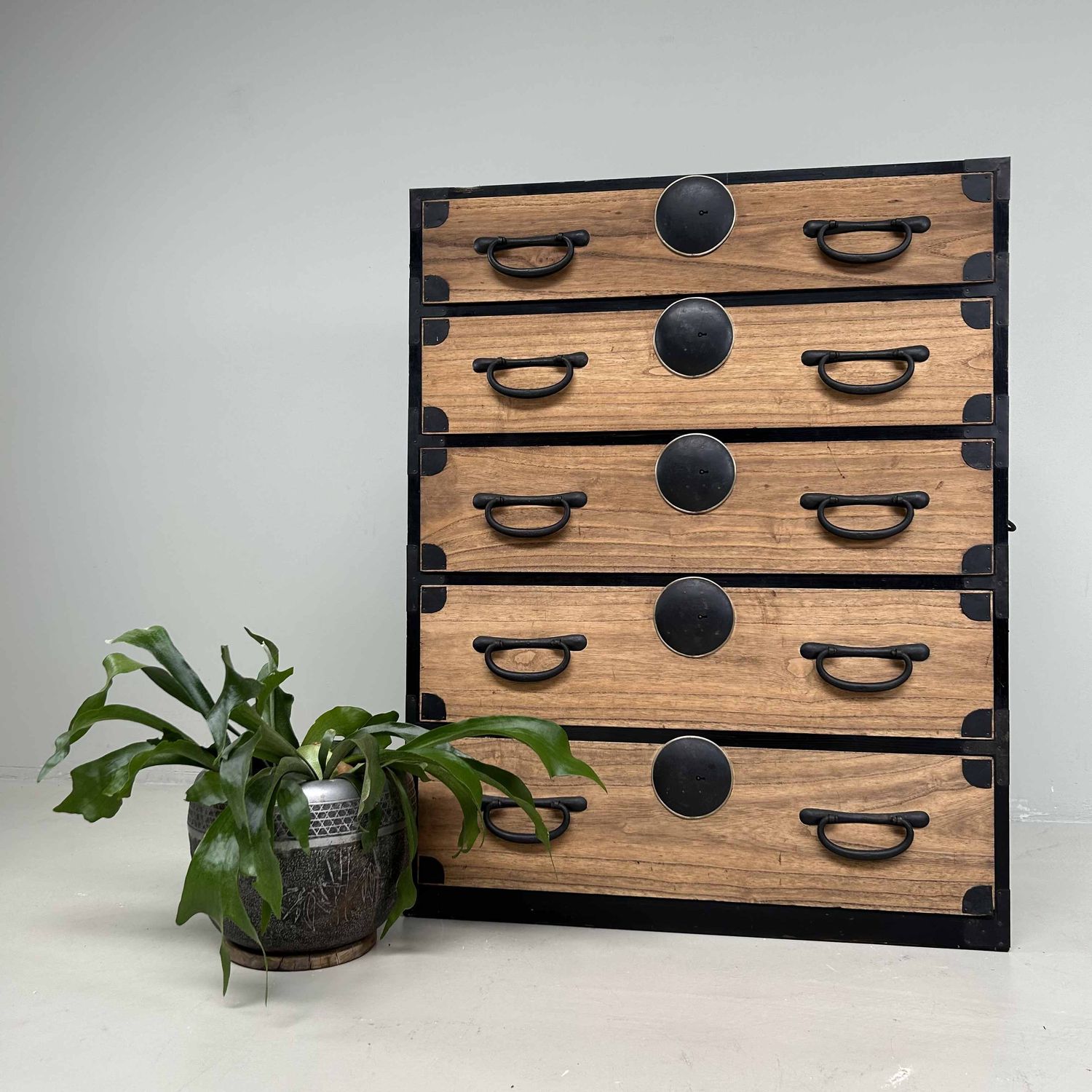 Traditional Japanese Kimono Chest of Drawers, Taishō Period.