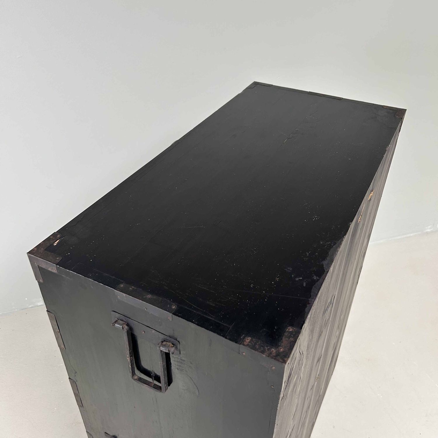 Traditional Japanese Kimono Chest of Drawers, Taishō Period.