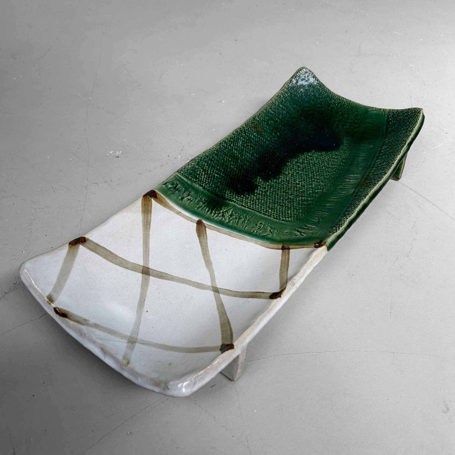 Keramieken Kyo Yaki Serveerschaal, Shōwa periode, Japan.