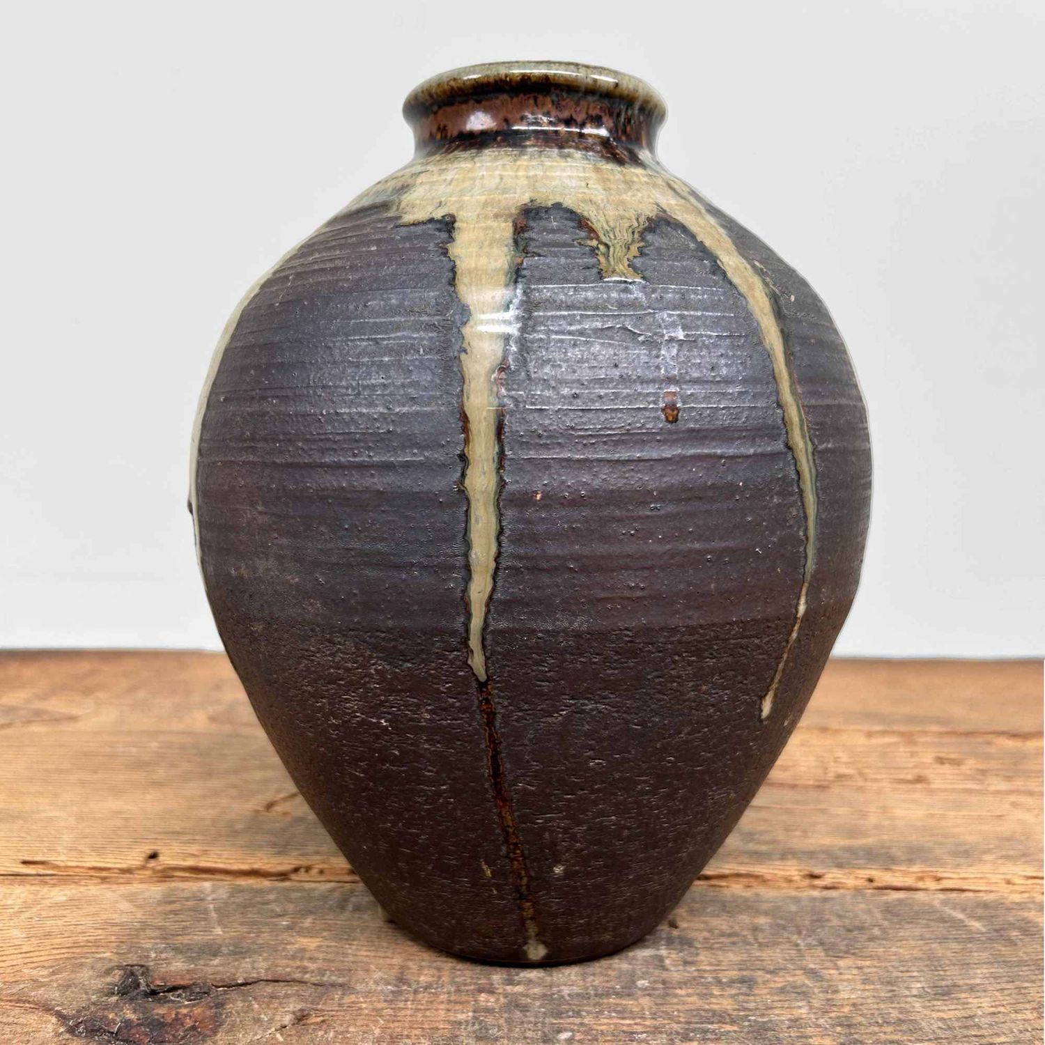 Decorative Shigaraki Ware Ikebana Vase, Taishō Period, Japan. Decorative Shigaraki Ware Ikebana Vase, Taishō Period, Japan.