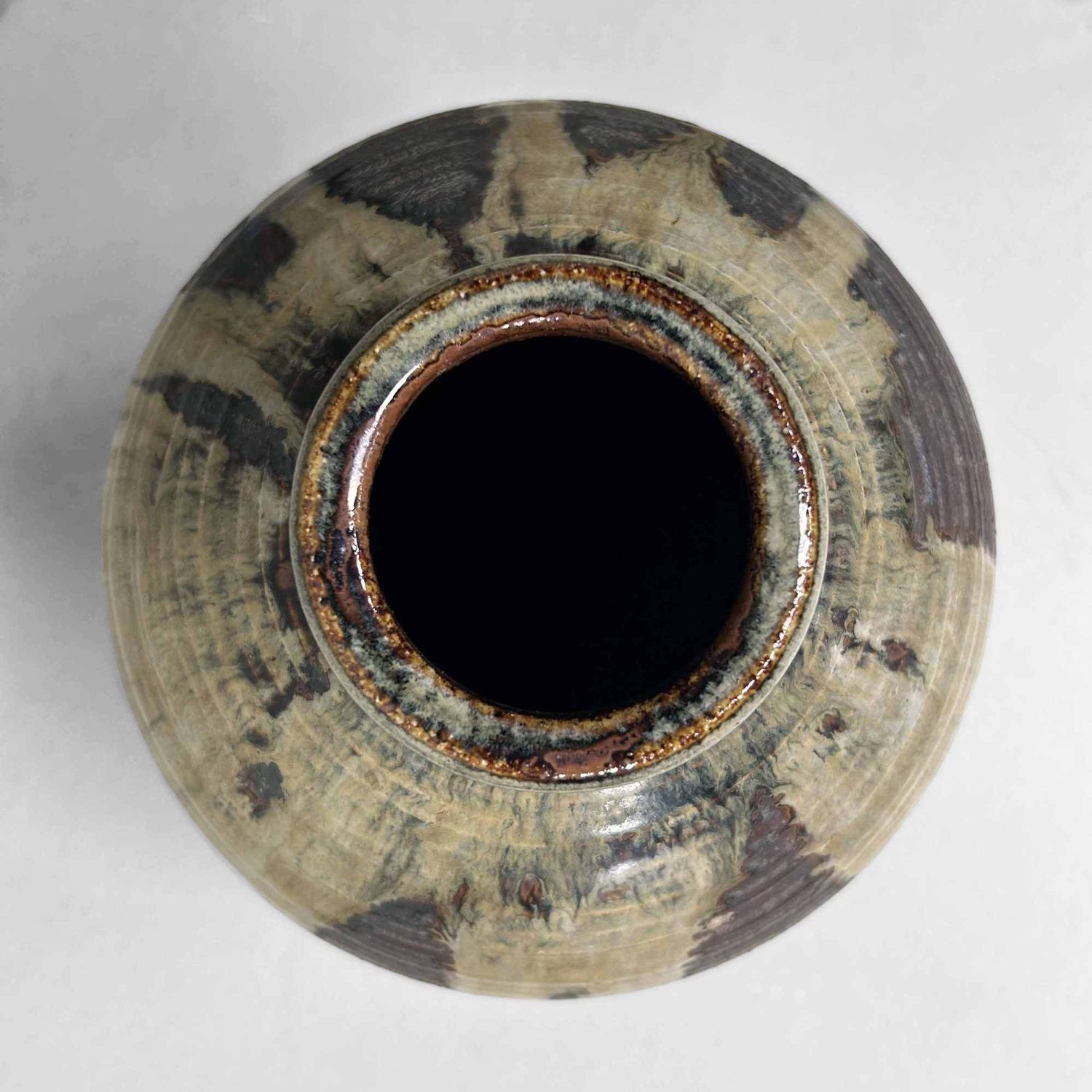 Decorative Shigaraki Ware Ikebana Vase, Taishō Period, Japan. Decorative Shigaraki Ware Ikebana Vase, Taishō Period, Japan.