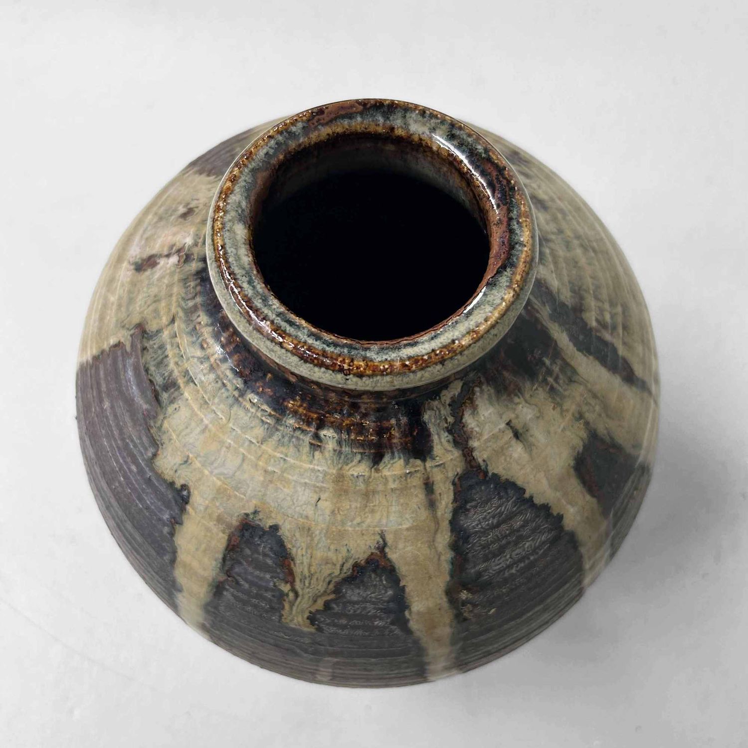 Decorative Shigaraki Ware Ikebana Vase, Taishō Period, Japan. Decorative Shigaraki Ware Ikebana Vase, Taishō Period, Japan.