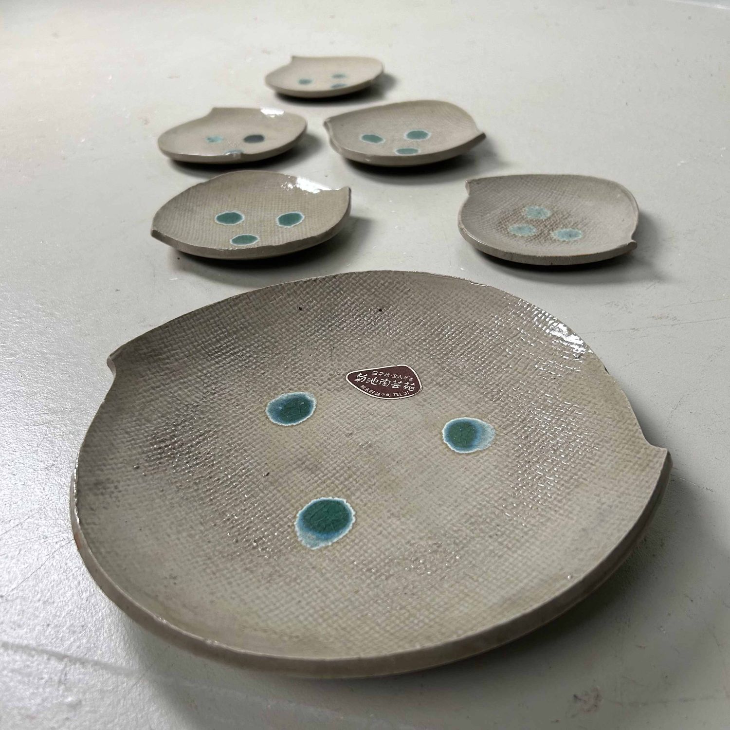 Set Keramieken Borden, 益子焼, Mashiko-yaki, Tochigi Prefecture, Japan.