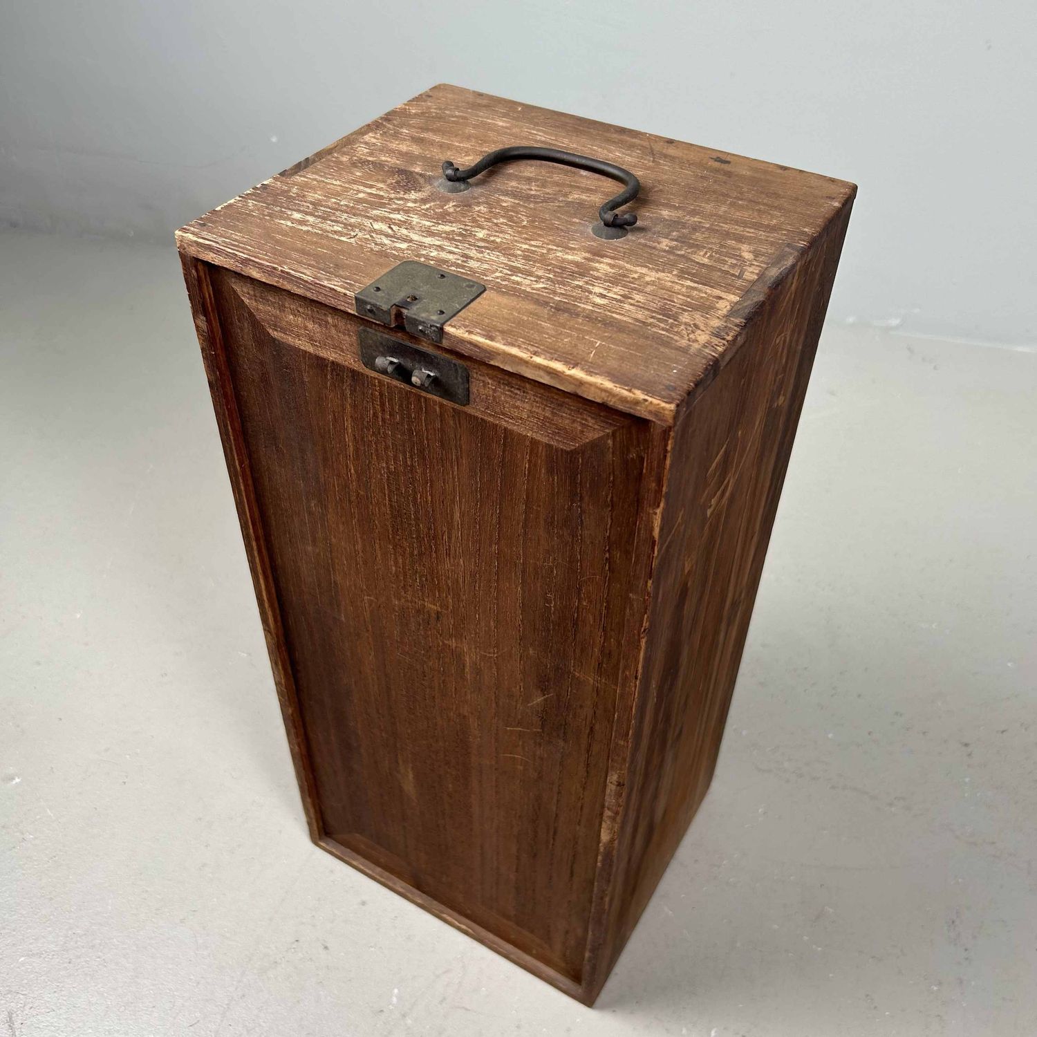 Japanese Chabako (茶箱), Tea Ceremony Set, Shōwa Period, Japan.