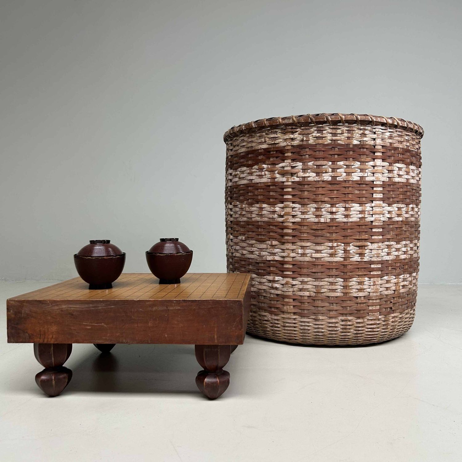 Grote Japanse Okimono Kago (置物籠) Bamboe Mand, Taishō, Japan.